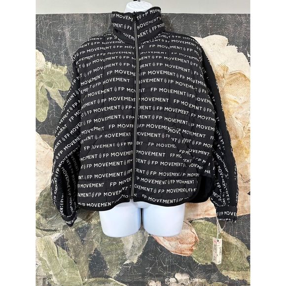 New Women’s FP Movement Logo Print Puffer Jacket Size S - Picture 3 of 5